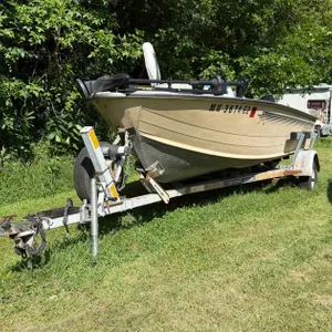 1986 StarCraft 16ft Boat With Shoreland'r Trailer
