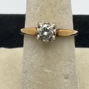 14K Gold Ring with Diamond, 2.9g Total Weight, Size 4