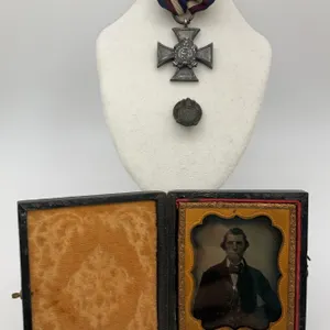 Antique U.S. Civil War Sons of Veterans Medal & Lapel Pin, Civil War Era Photographic Portrait