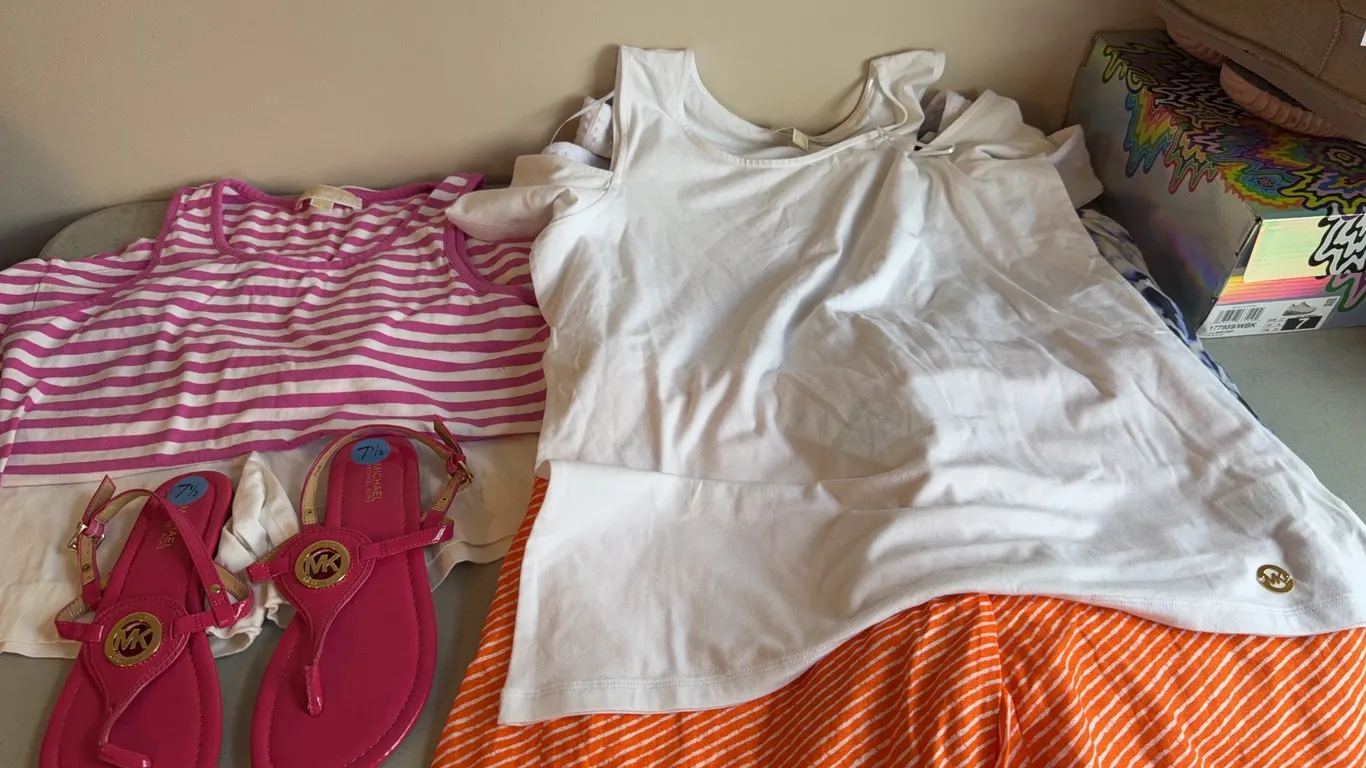 Michael Kors Women’s Clothing & Sandals – Size 7½