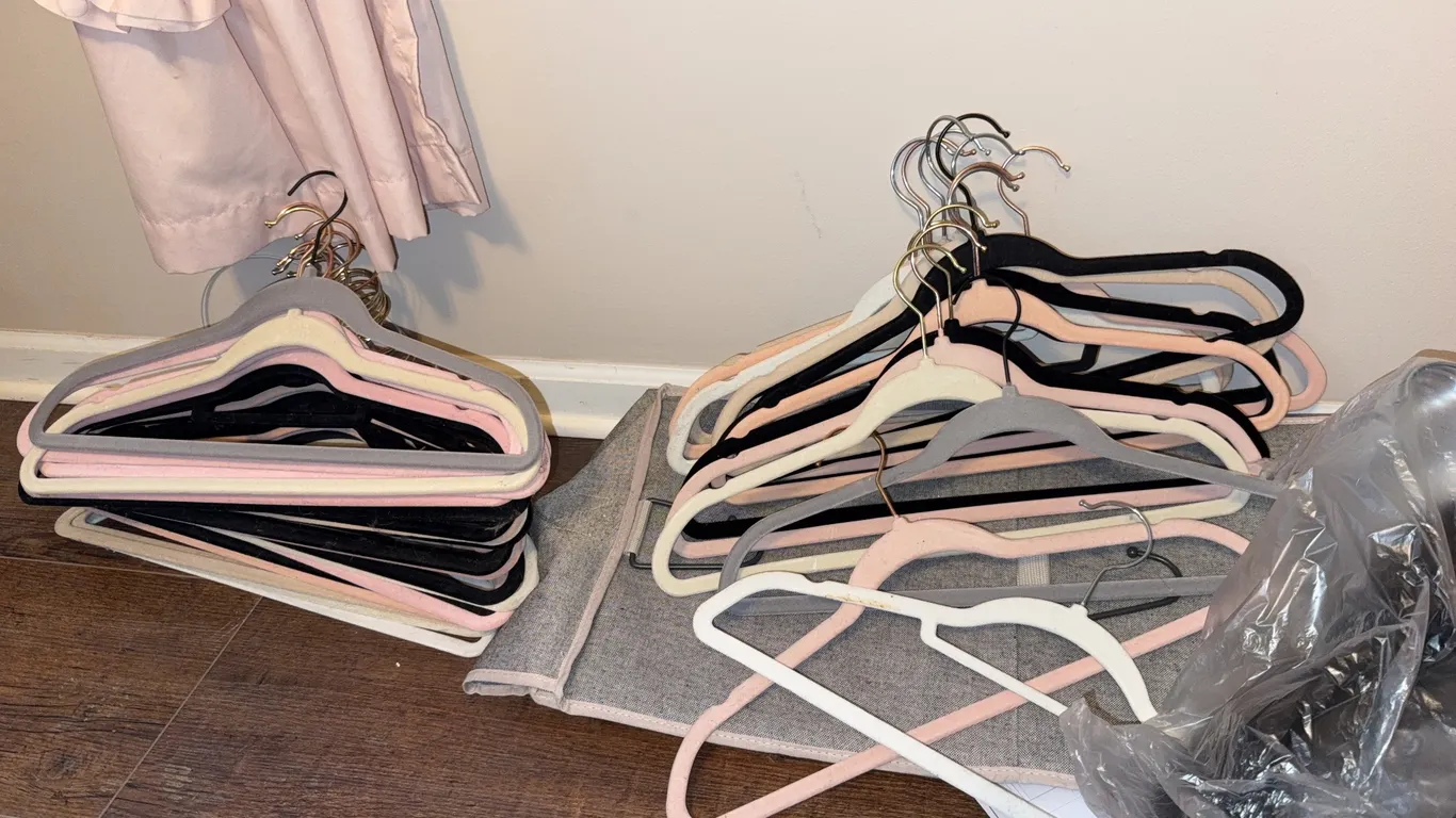 Clothing Hangers & Accessories