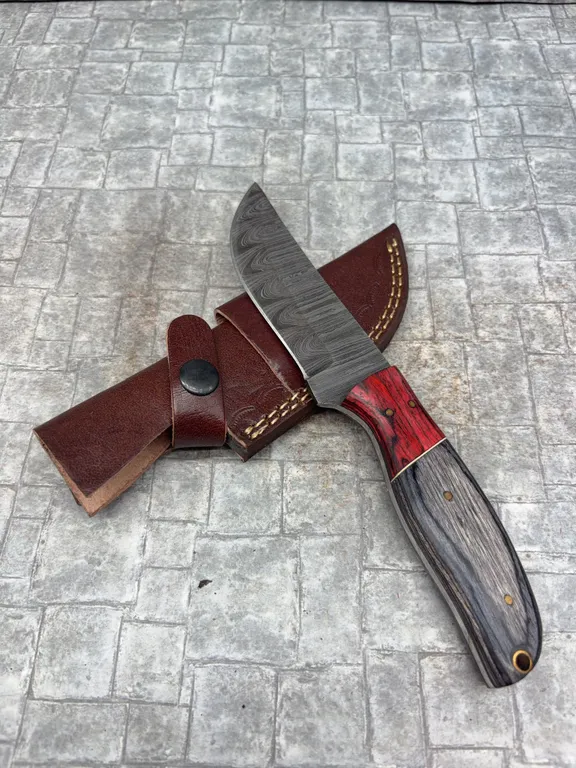 Handmade Damascus Steel Knife with Leather Sheath