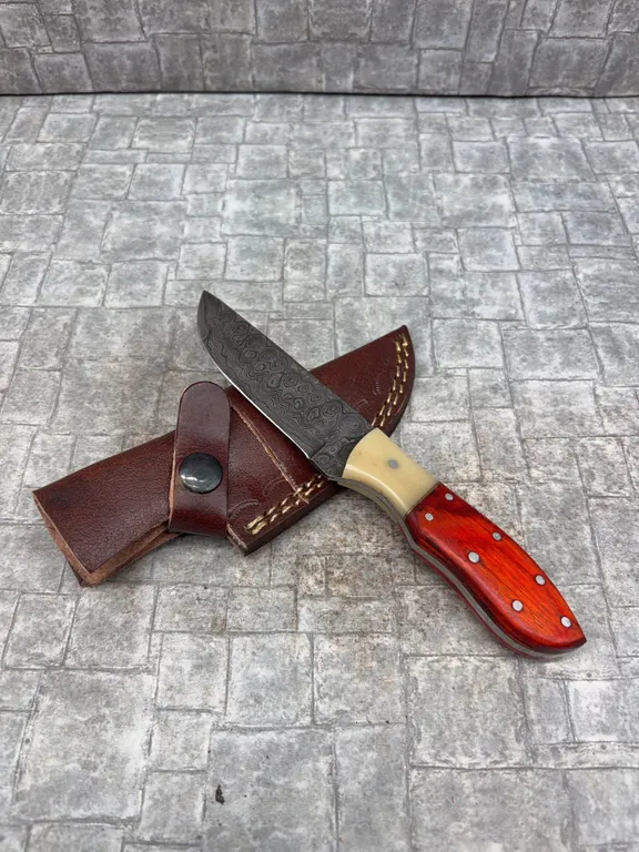 Handmade Damascus Steel Knife with Leather Sheath