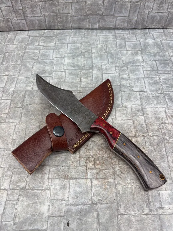 Handmade Damascus Steel Knife with Leather Sheath