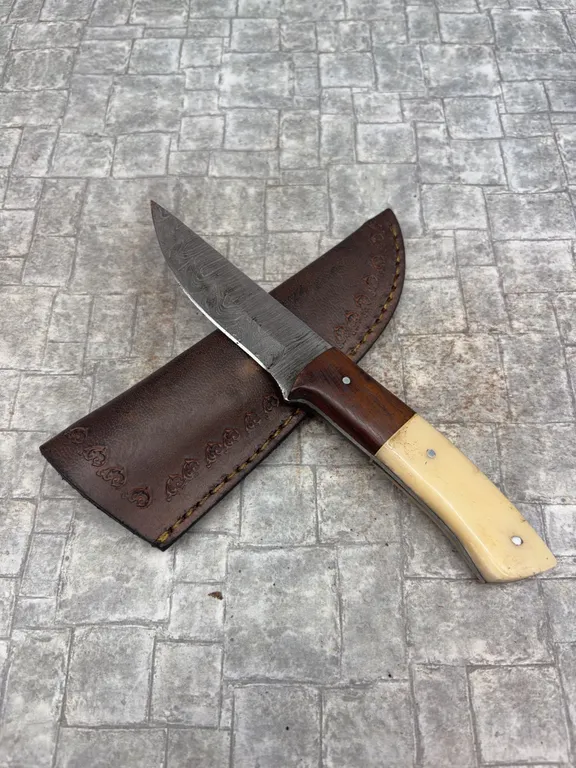 Handmade Damascus Steel Knife with Leather Sheath