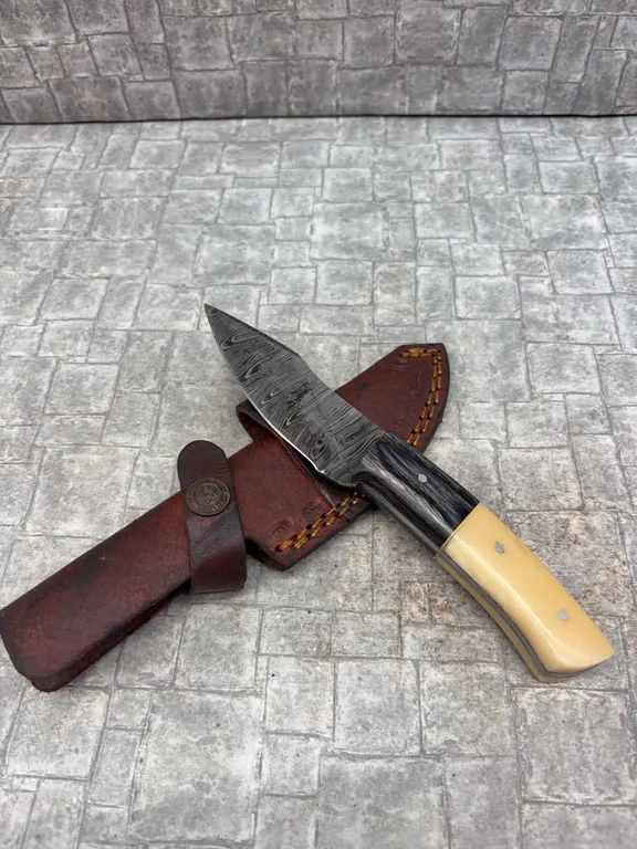 Handmade Damascus Steel Knife with Leather Sheath