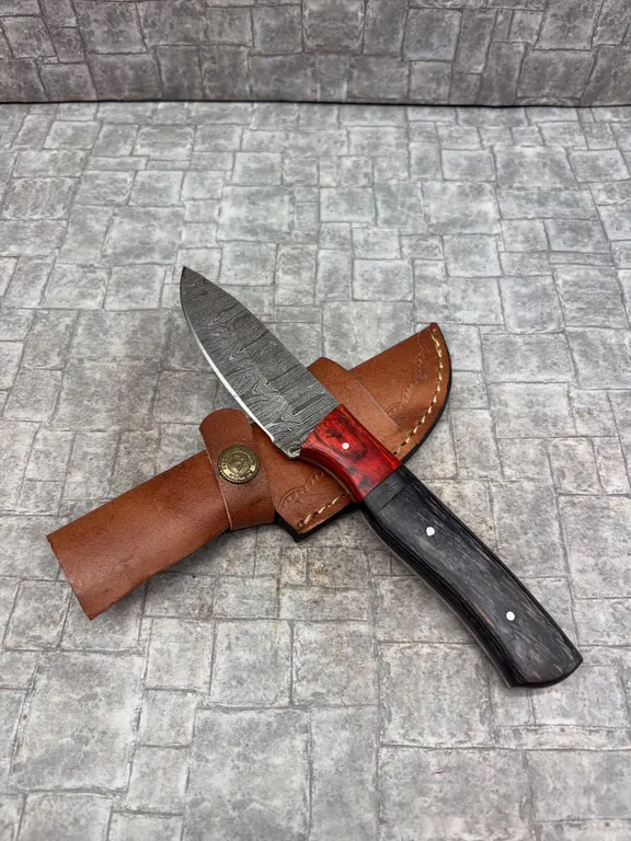 Handmade Damascus Steel Knife with Leather Sheath