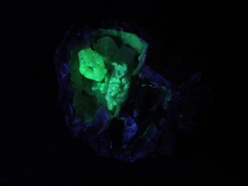 Fluorescent Dugway Geode, 2 oz