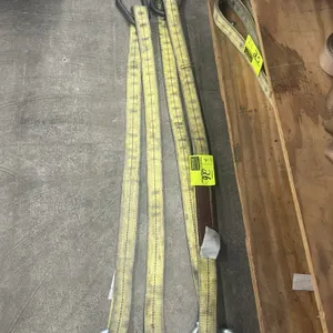 Wear-Flex EE2-0902 web lifting slings. Features 2-ply polyester webbing with steel master links and screw pin anchor shackles. Rated capacity: 6,200 l