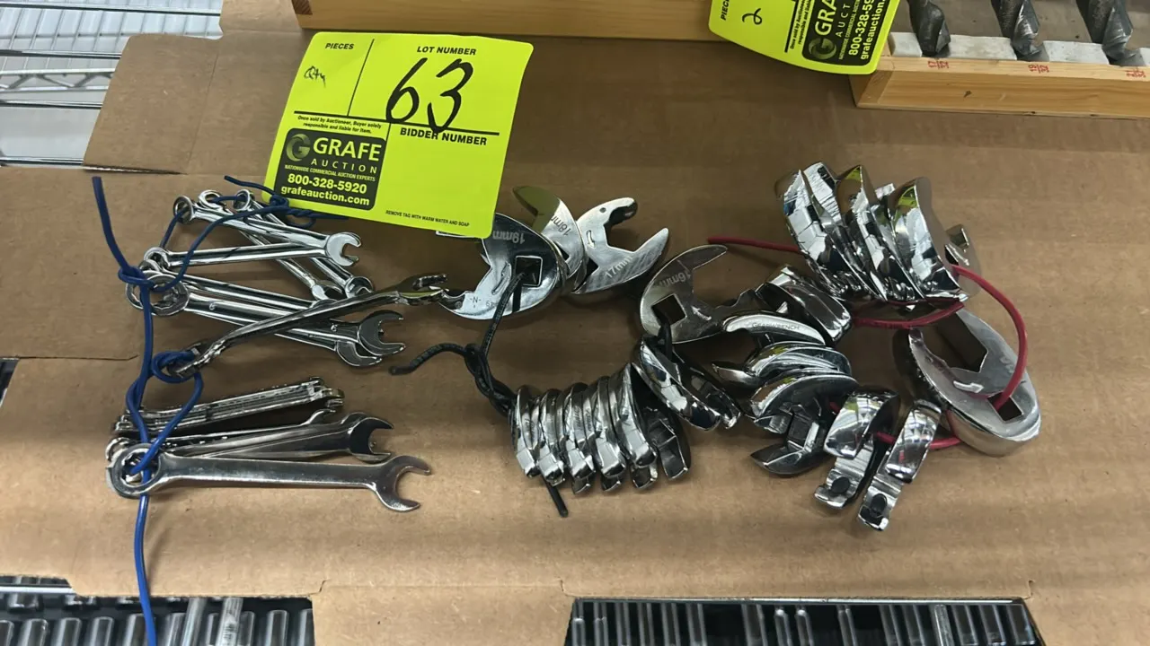Assorted crowfoot wrench sets and miniature combination wrenches. Includes GearWrench ratcheting flare nut crowfoot wrench heads in assorted metric an
