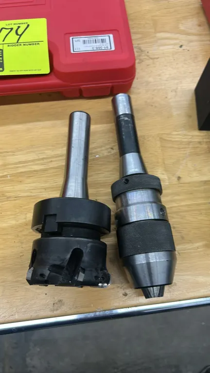 R8 shank milling tooling lot. Includes keyless drill chuck with R8 integral shank and indexable face mill cutter with R8 taper shank arbor.