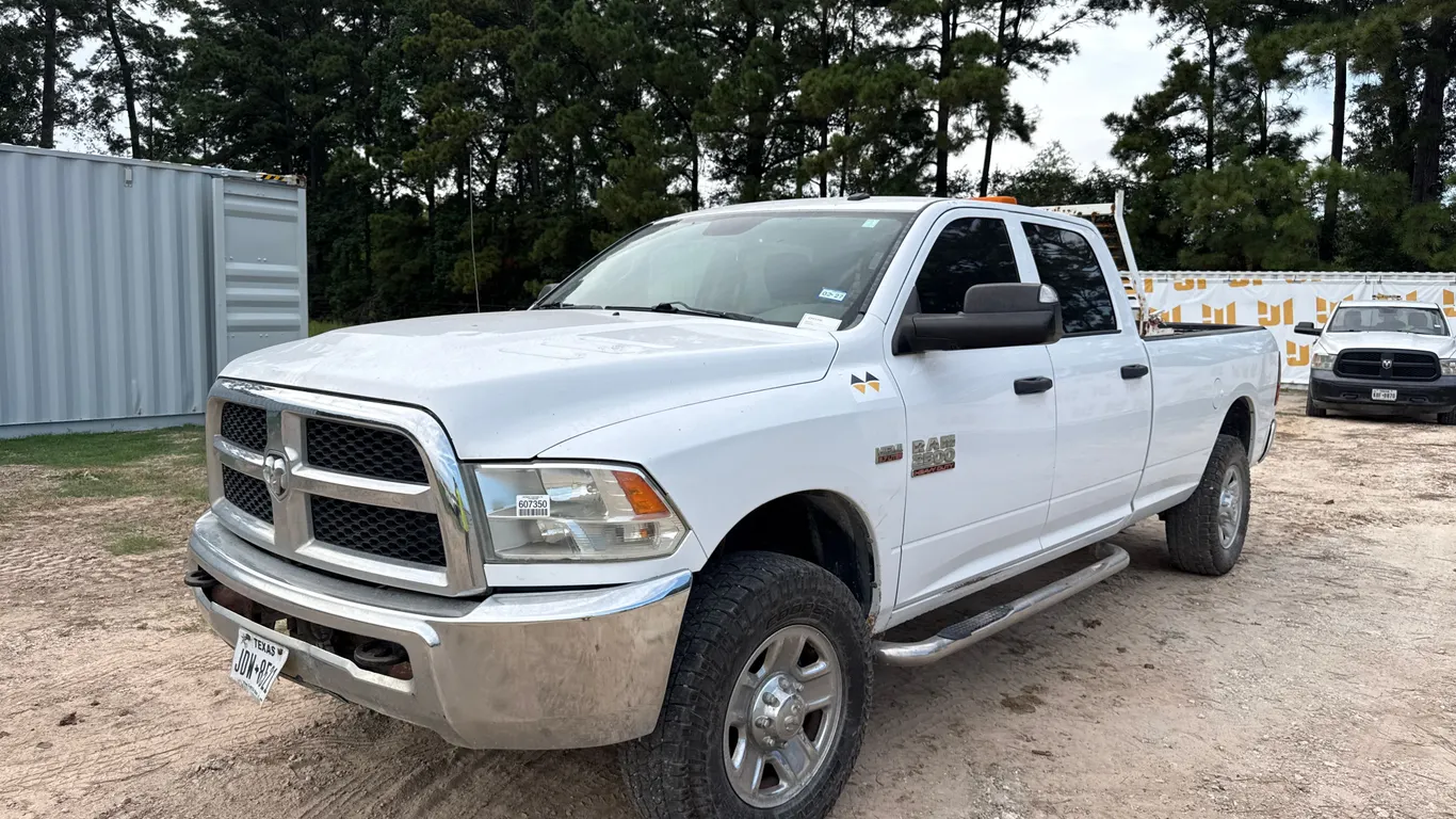 2015 RAM 2500 HD CREW CAB 4X4 PICKUP VIN: 3C6TR5HT6FG689326