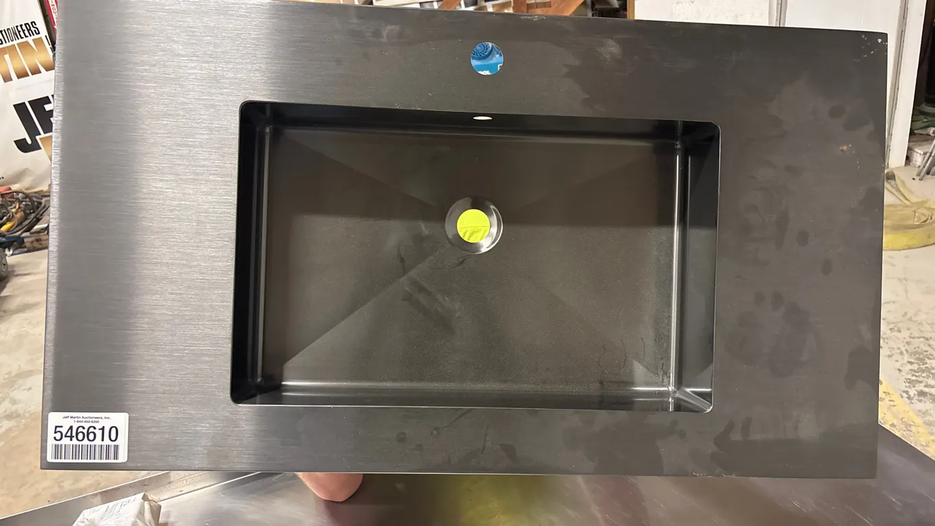 STAINLESS STEEL SINK