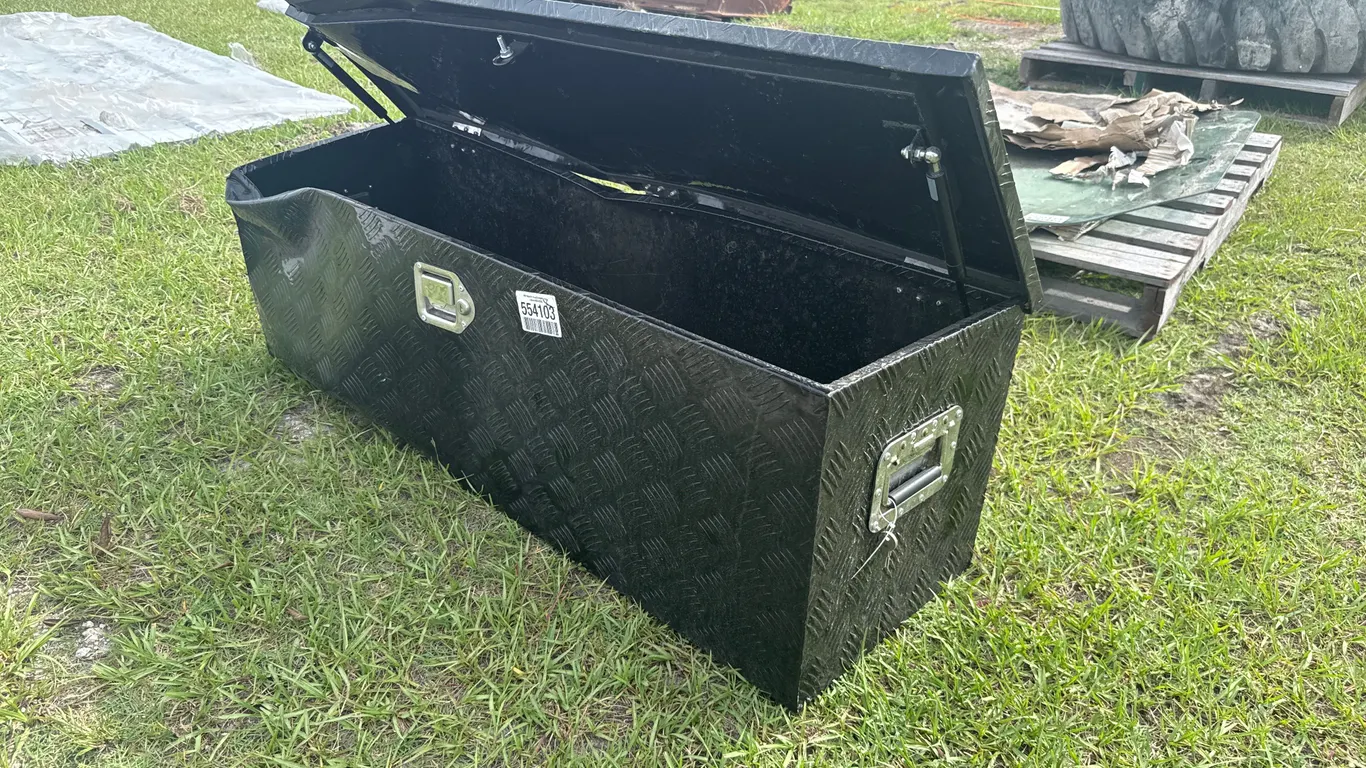 2025 LANDHONOR LHR-ATB151548 48"X15"X15" ALUMINUM TRUCK BED TOOL BOX SN: HLG202511018-127