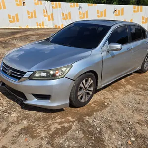 2015 HONDA ACCORD VIN: 1HGCR2F84FA184715 FWD