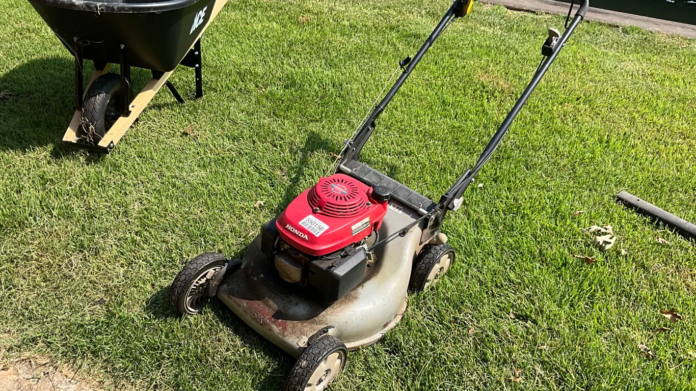 HONDA HRR2163VXA PUSH MOWER SN: MZCG-7275635