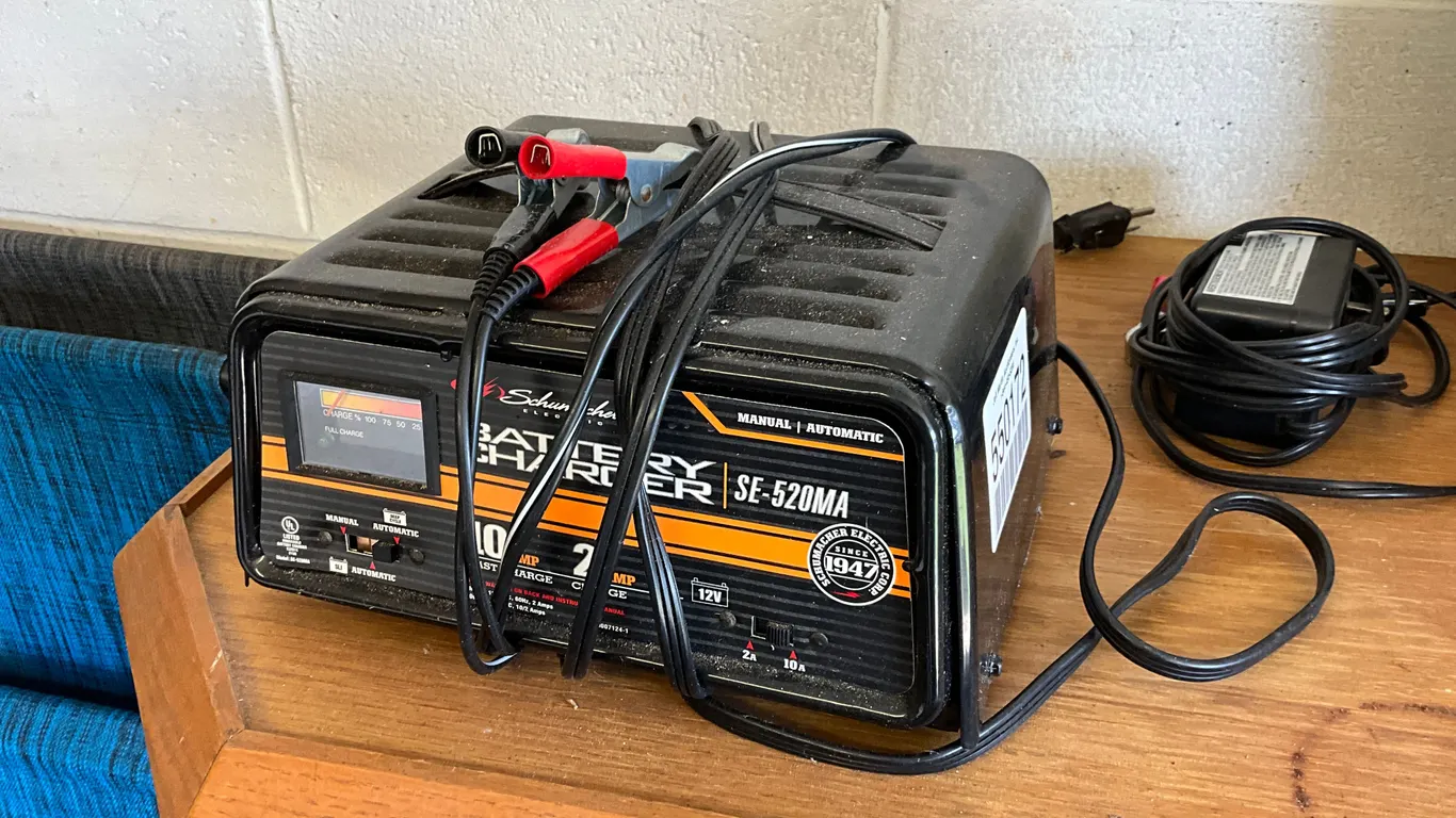 SCHUMACHER SE-520MA BATTERY CHARGER