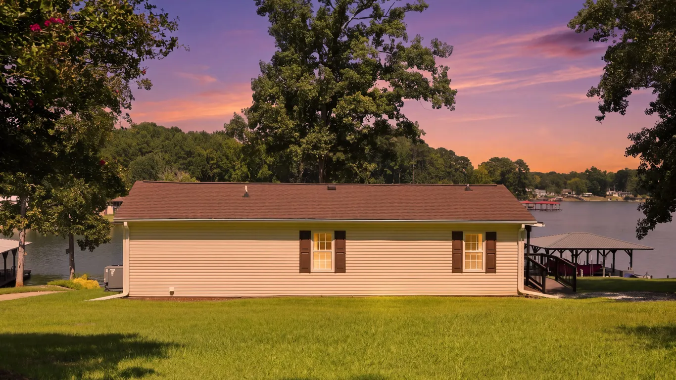 FULLY FURNISHED LAKE GREENWOOD HOME