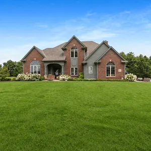 S91W31504 Grace Trl Mukwonago, WI 53149
