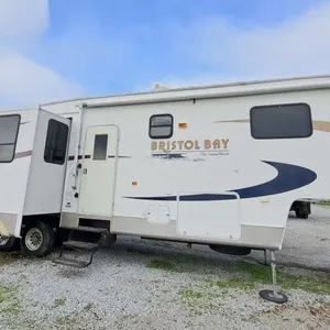 2007 Sunnybrook Bristol Bay 5th Wheel Camping
