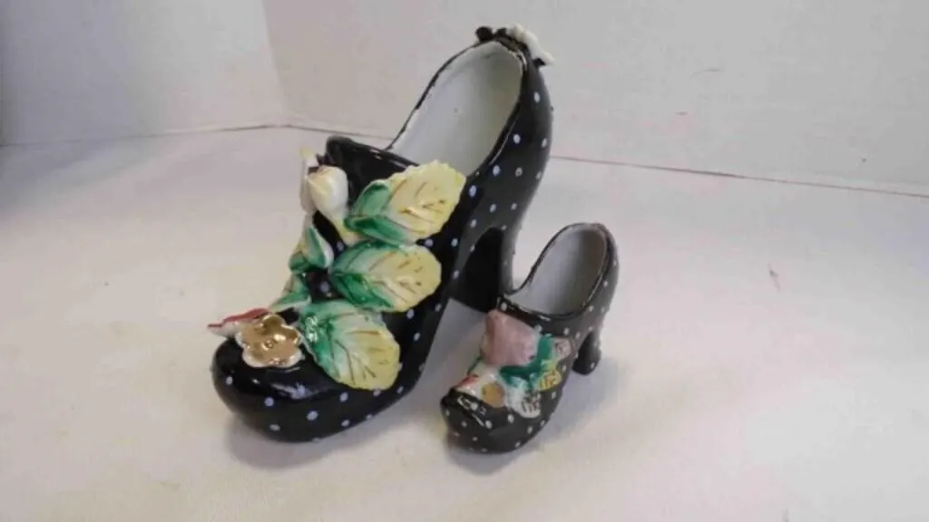 Vintage Hand-Painted Ceramic Mini Shoe Figurines