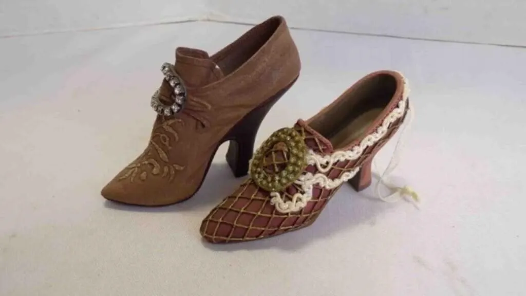 Vintage Resin High-Heeled Decorated Figurines