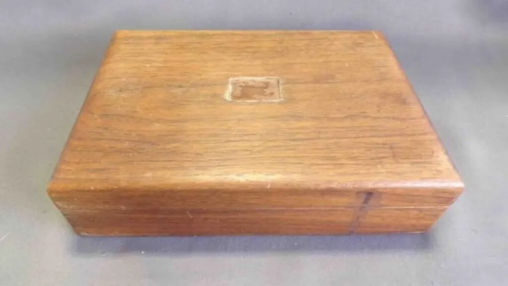 Vintage Wooden Humidor/Trinket Valet Keepsake Box