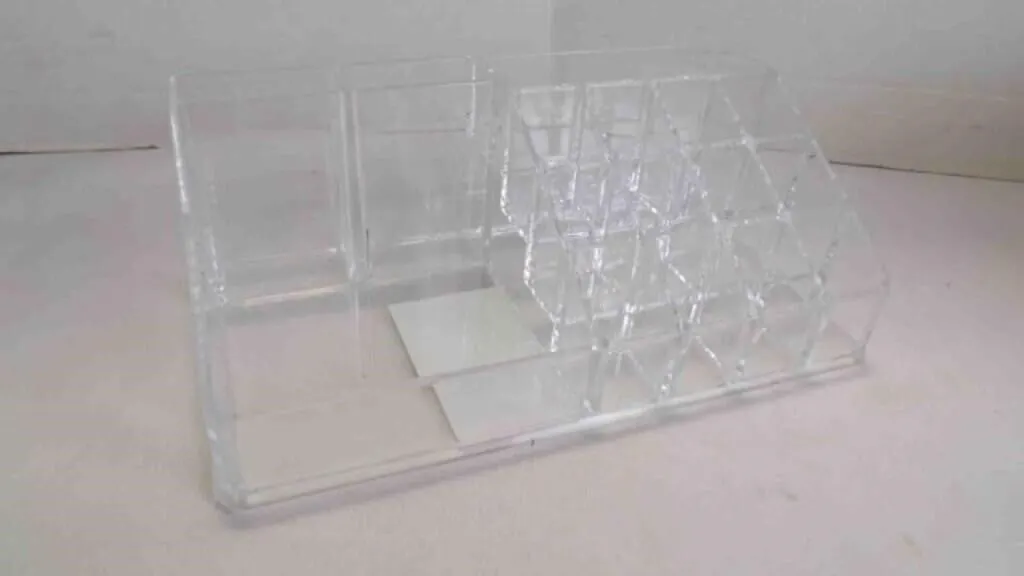 16-Compartment Acrylic Makeup Organizer Un-Used