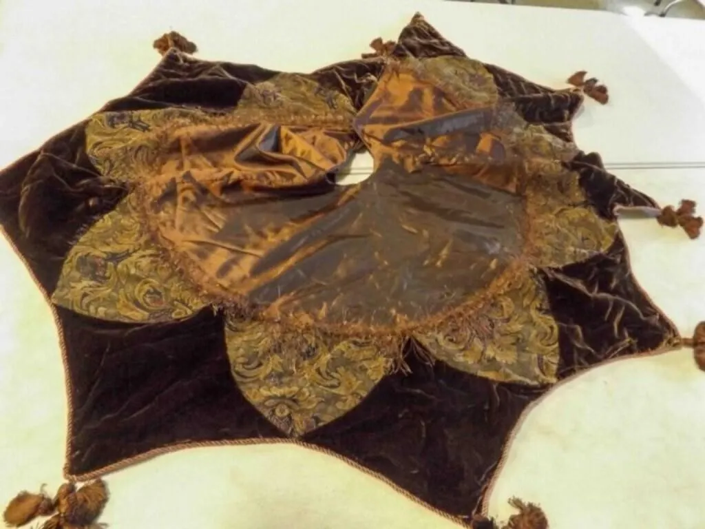 Decorative Brown Velvet And Brocade Christmas