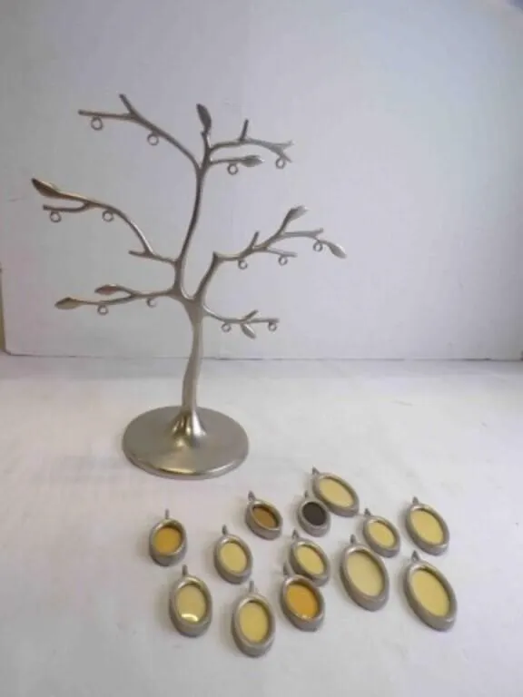 Silver Tone Metal Family Tree Photo Display Stand