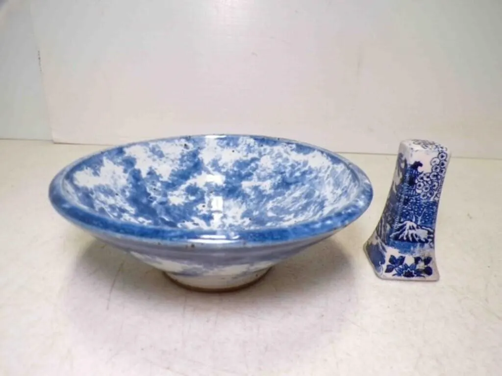 Hand Crafted Studio Pottery Bowl Sponge Glaze &