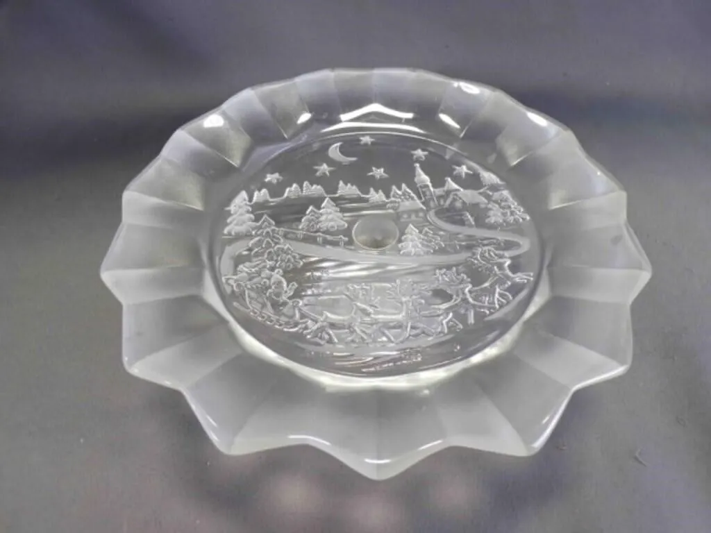 Mikasa Silent Night Pedestal Bon Bon Cake Plate