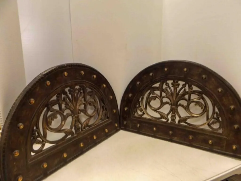 (2) Matching Decorative Canopy Wall D�cor Pieces
