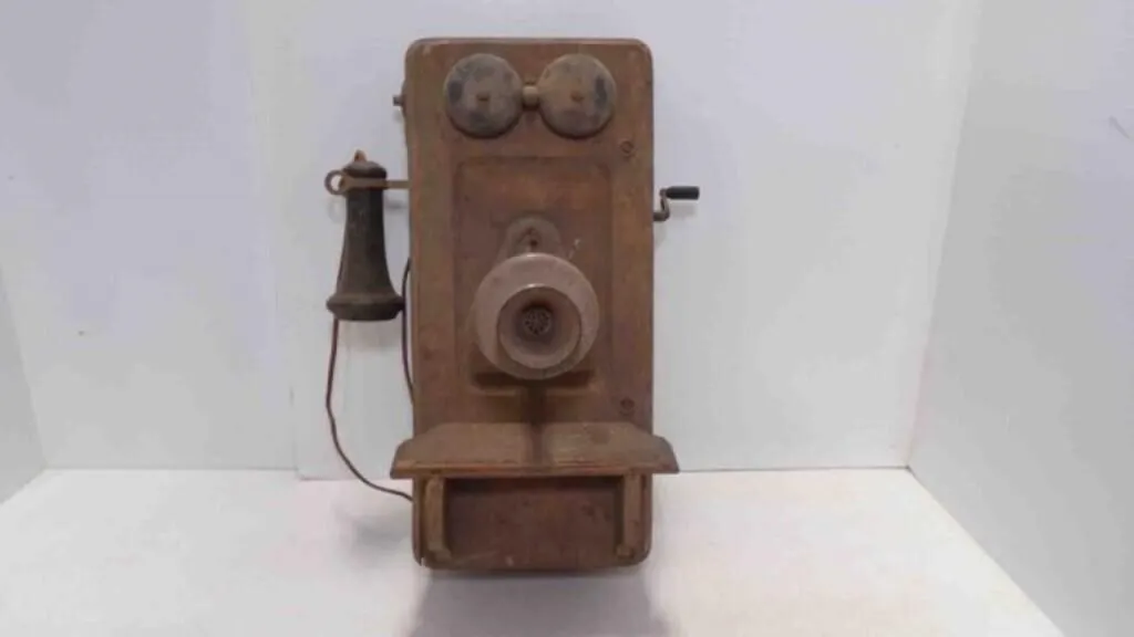 Antique Hand Crank Wall Phone