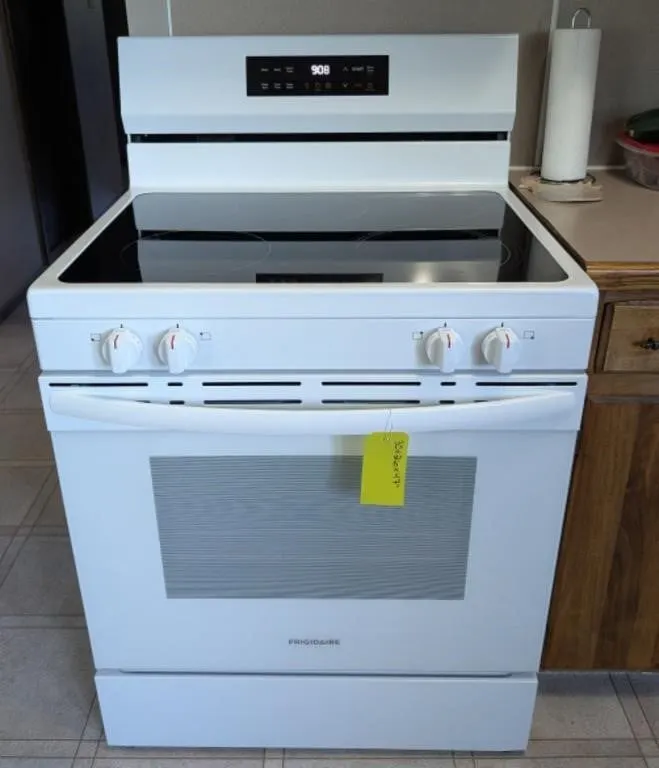 Frigidaire Electric Stove. 30"x26"x47". Turns On.