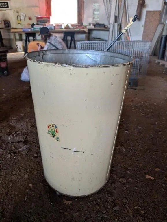Metal Bin 17"x25"