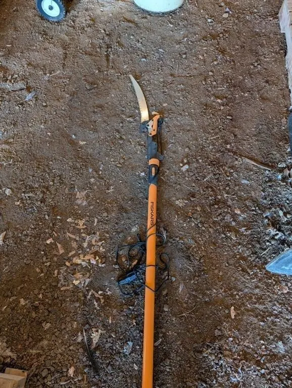 Fiskar Chain Drive Extendable Pole Saw and Pruner
