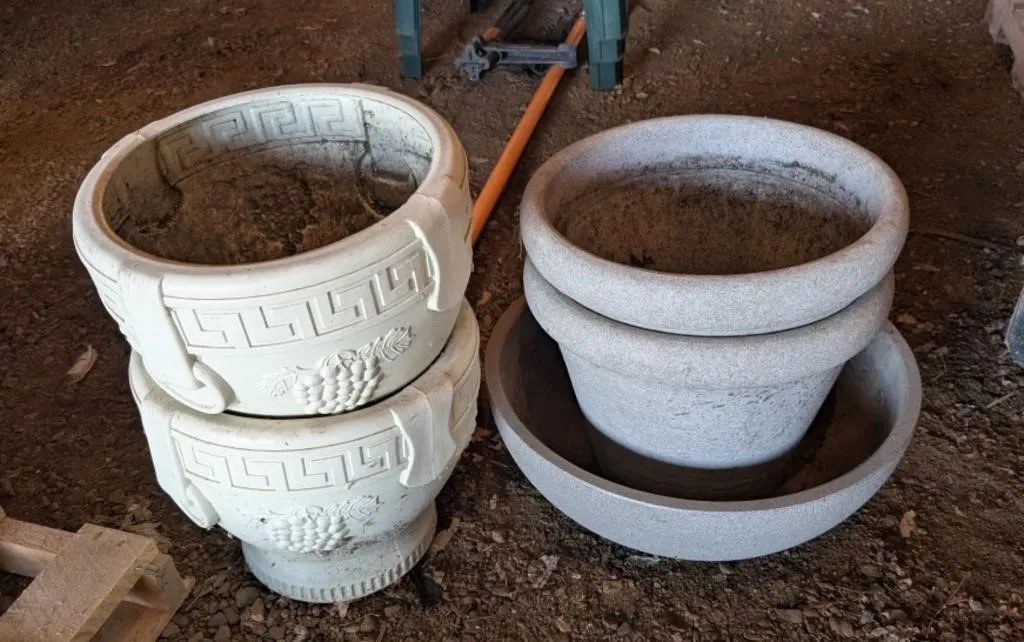 Round Plastic Planters. 21.5"x9", 16"x13" and