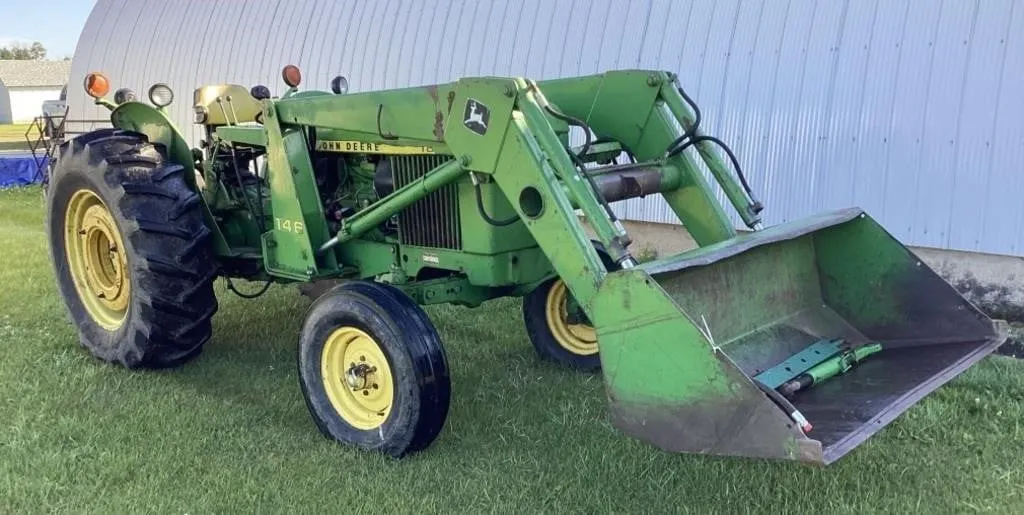 John Deere 1830 Diesel tractor with JD 146 loader