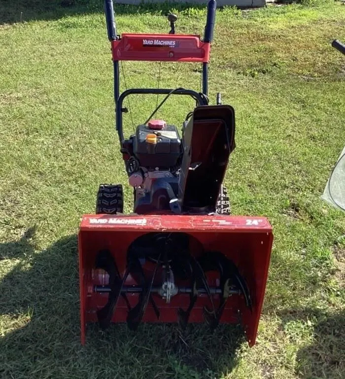 Yard machine 24inch snowblower with electric