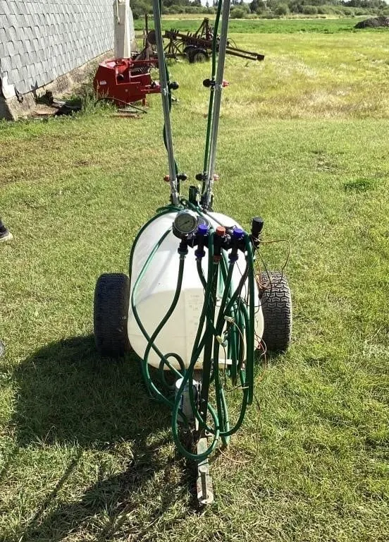 Small yard sprayer with 12V pump