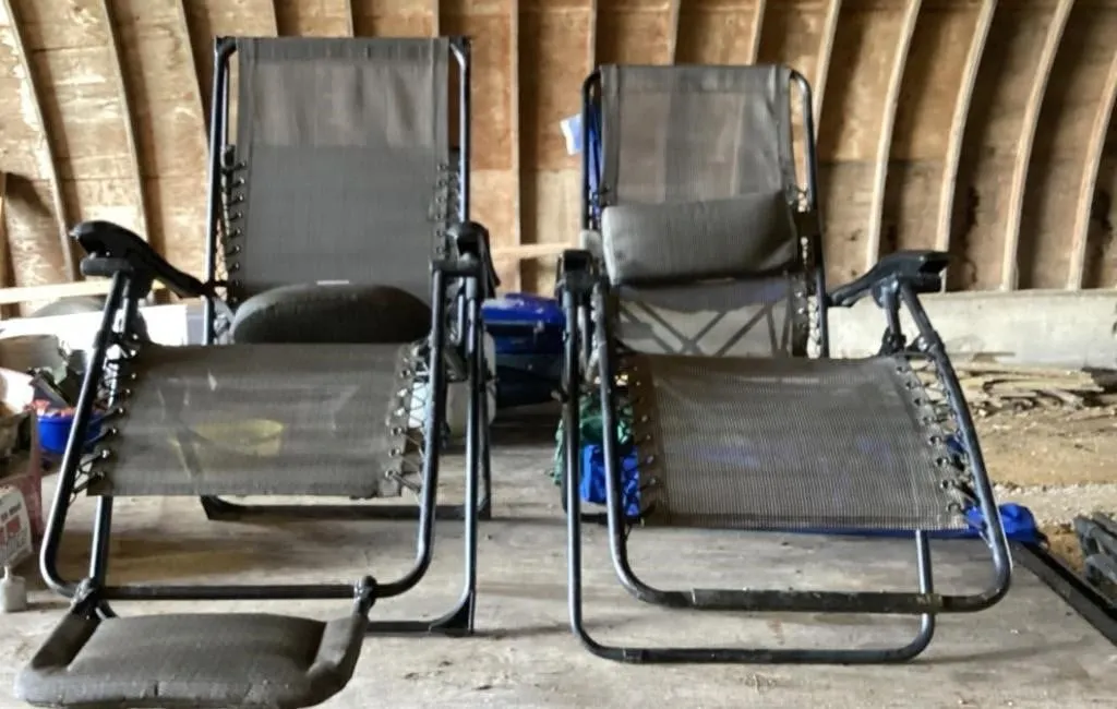Two reclining lawn chairs. Sell together