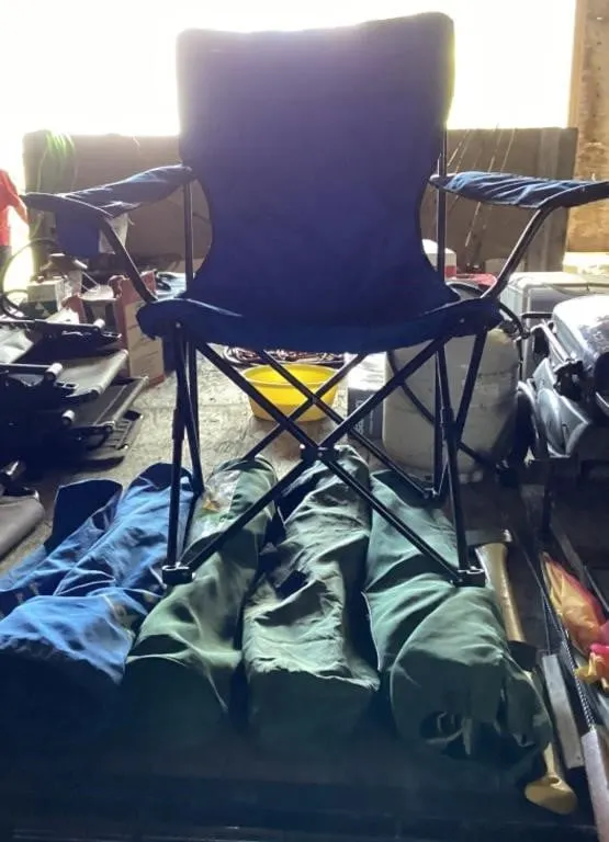 5 camp chairs with bags