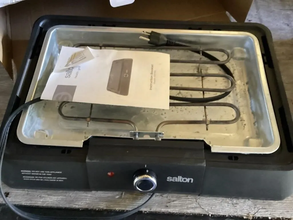 New Salton electric portable grill