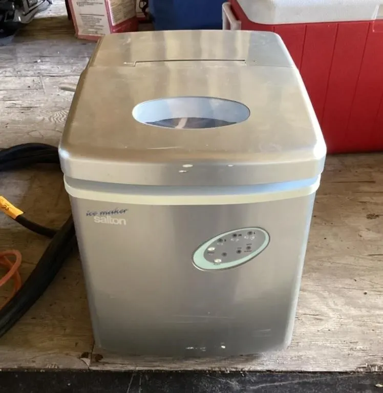 Salton electric ice making machine