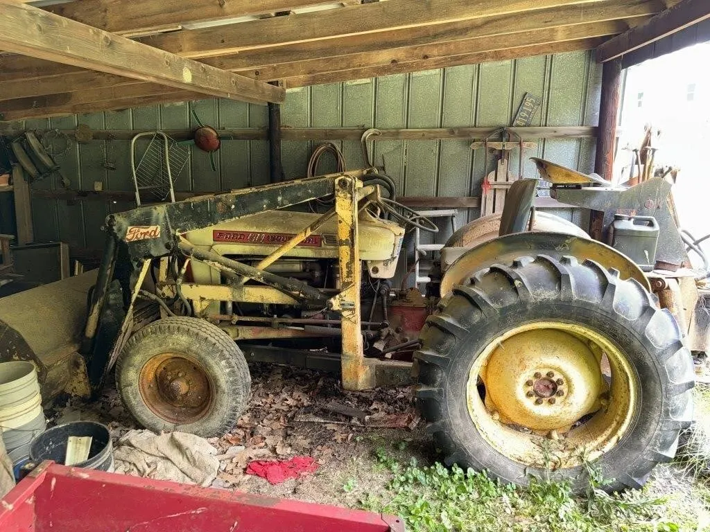 Ford 4000 Tractor