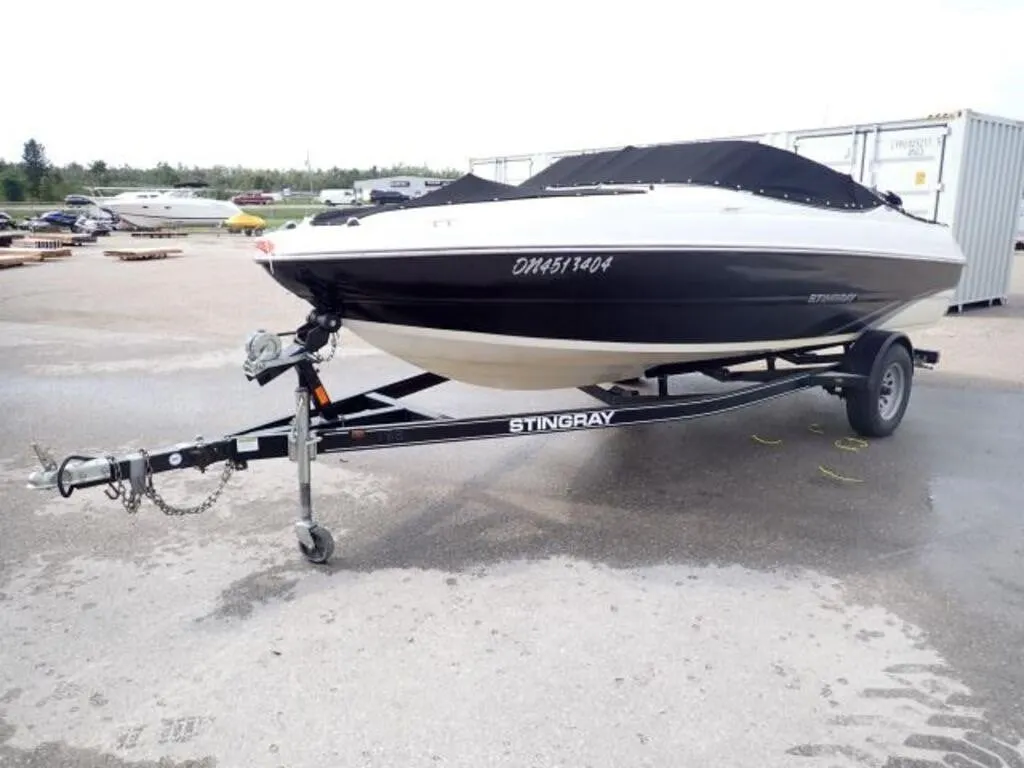 2014 Stingray 188LE 18 Ft Bowrider PNYUSBXCF414