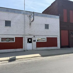 106 N. Van Buren, Newton