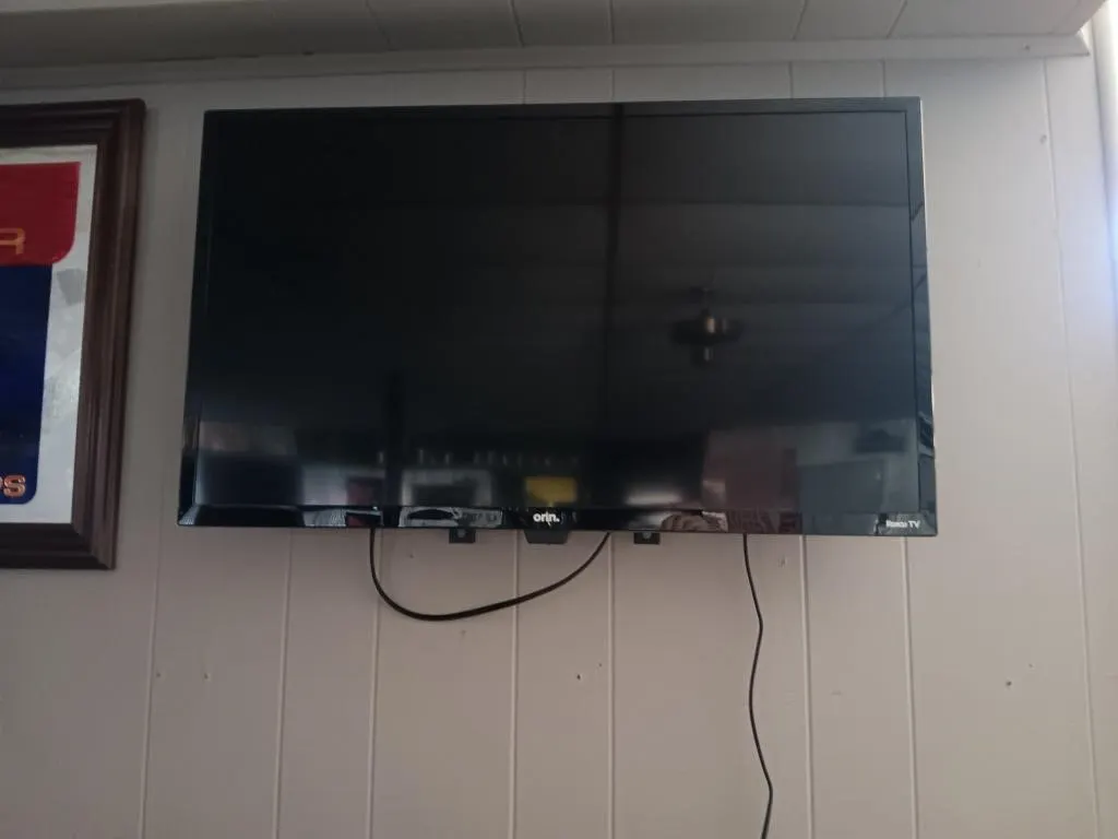 Onn. TV 32 Inch With Remote. Untested. Buyer
