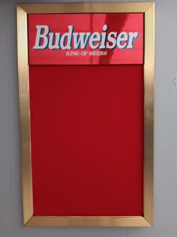 Budweiser felt board beer sign
. Measurements